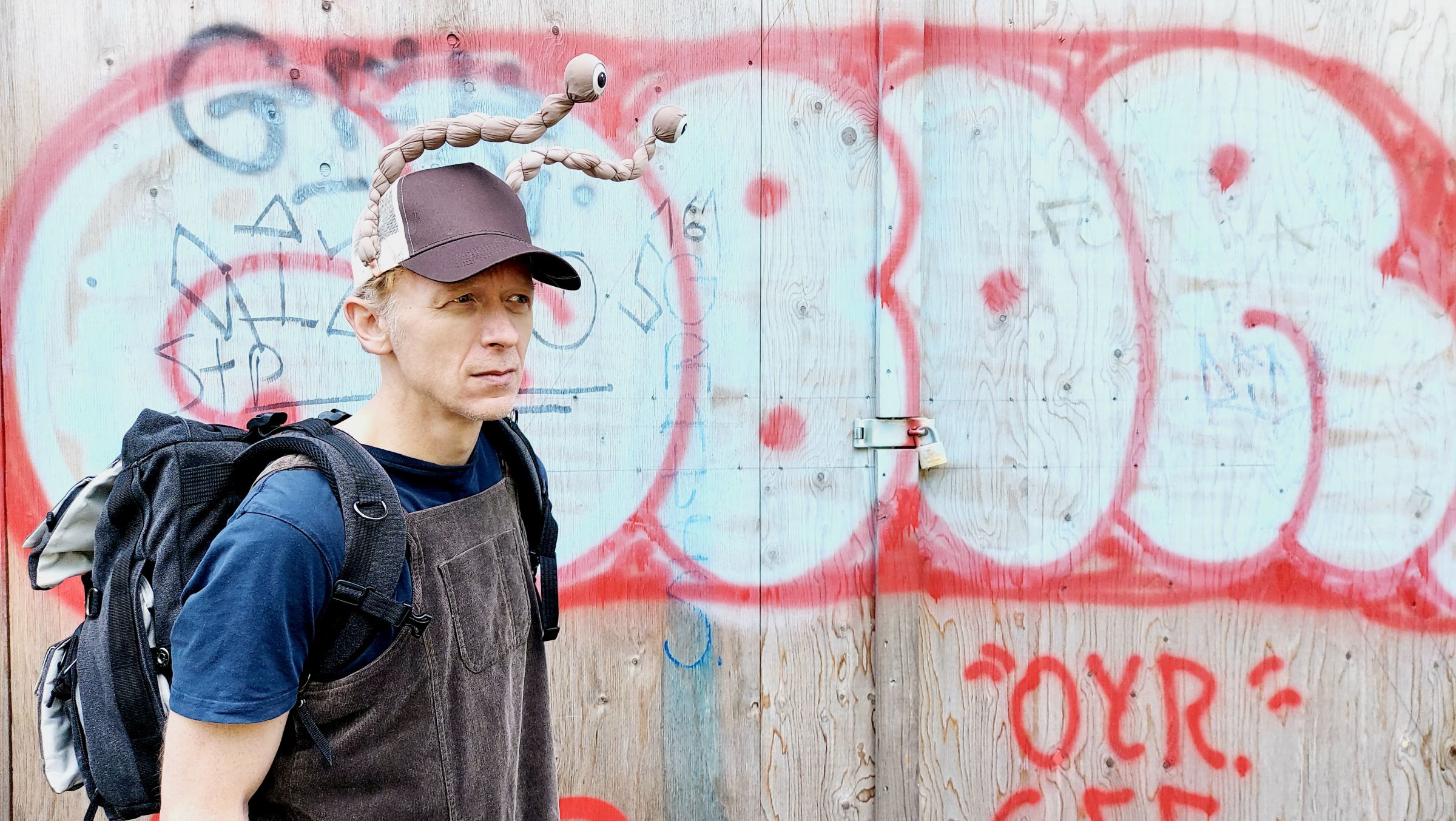 Christopher mit Schnecken-Cap